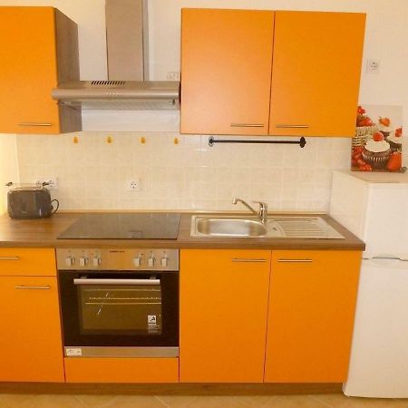 Apartments Kvesic Šilo Екстериор снимка