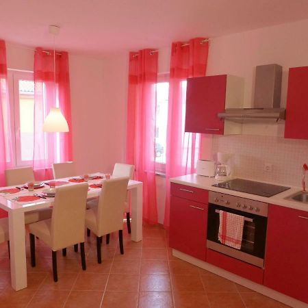 Apartments Kvesic Šilo Екстериор снимка