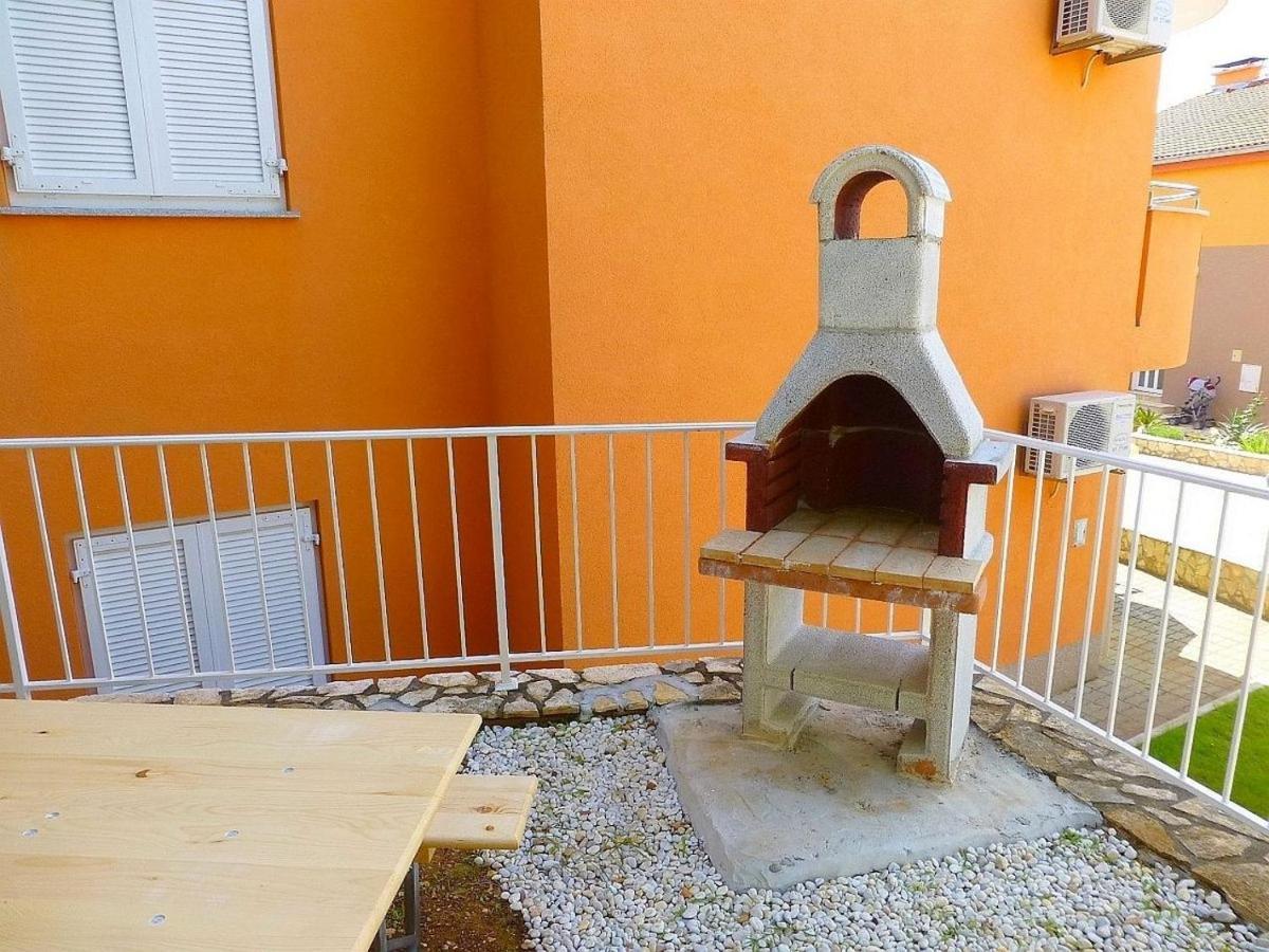 Apartments Kvesic Šilo Екстериор снимка