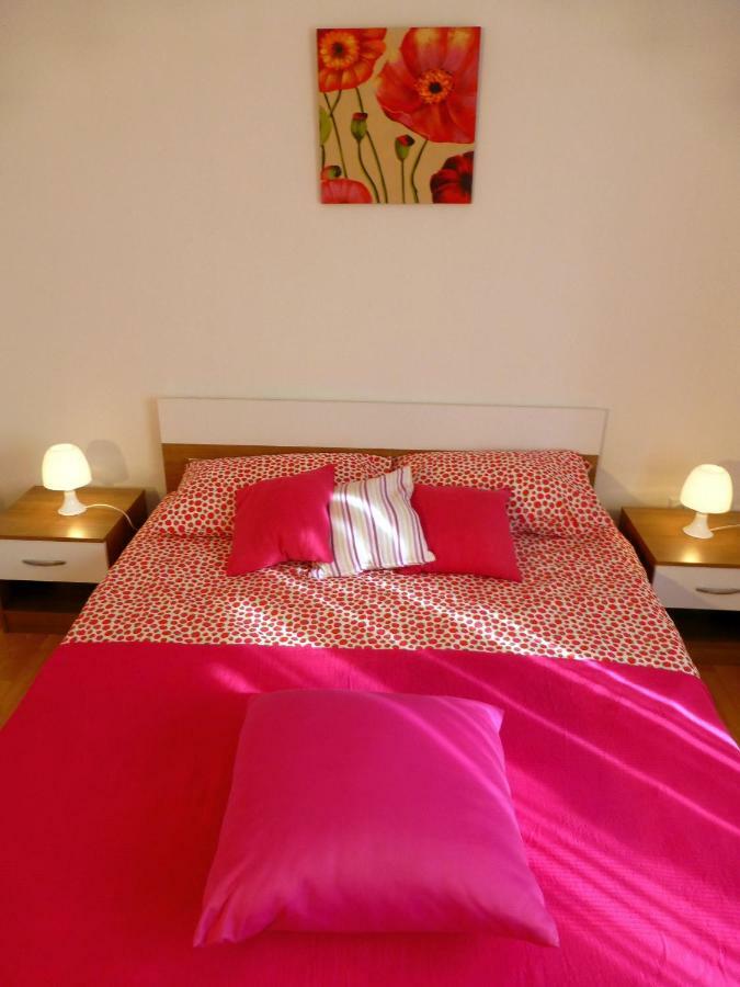 Apartments Kvesic Šilo Екстериор снимка