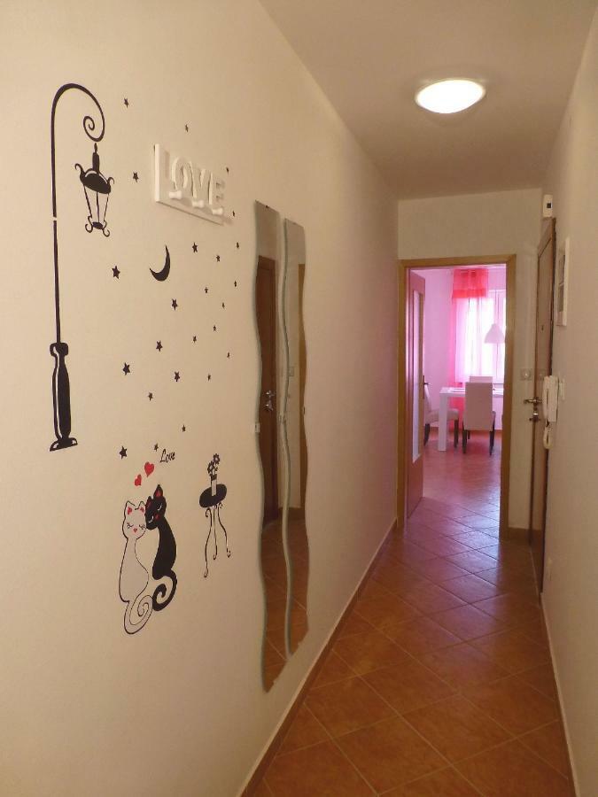 Apartments Kvesic Šilo Екстериор снимка