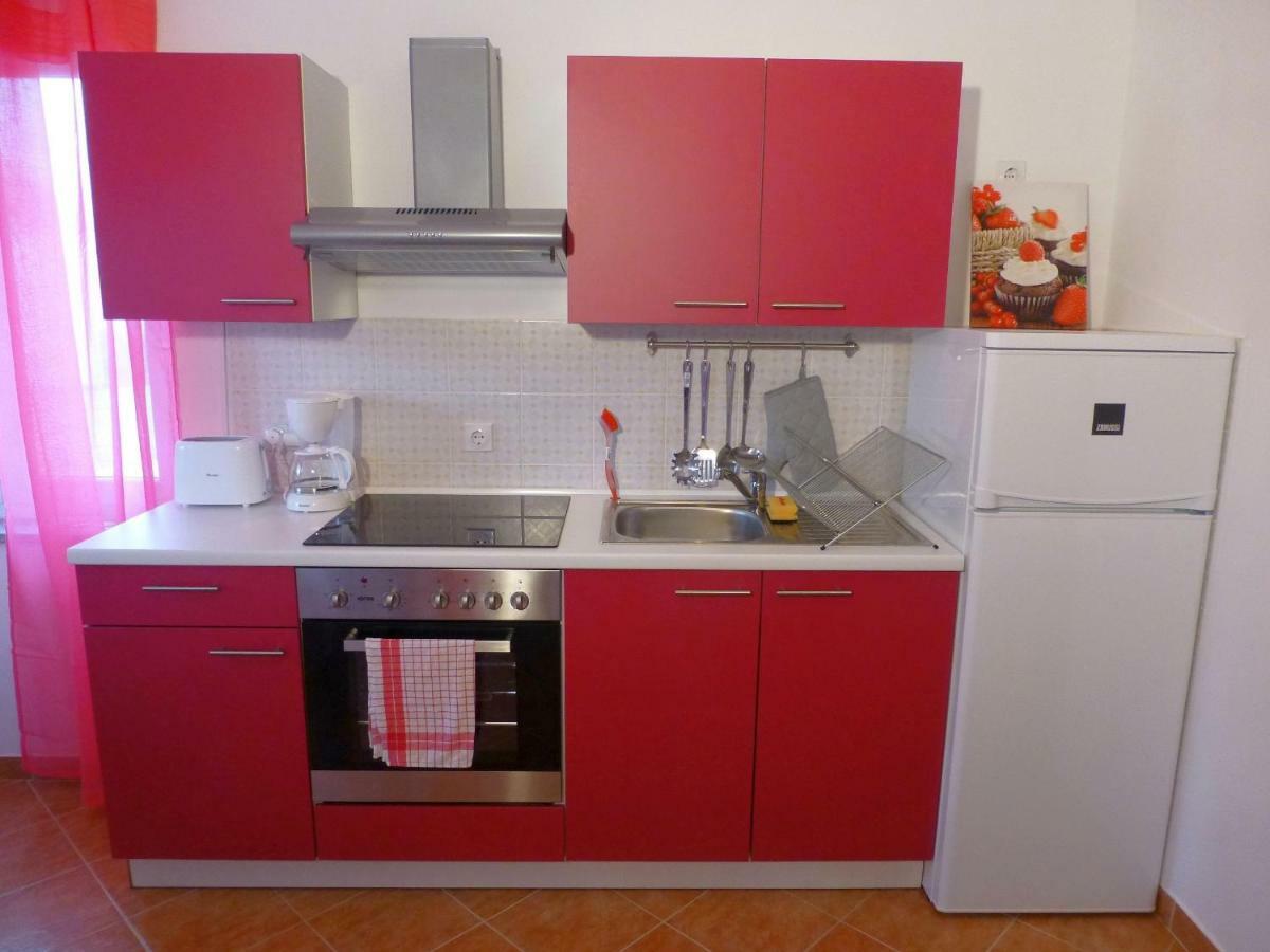 Apartments Kvesic Šilo Екстериор снимка