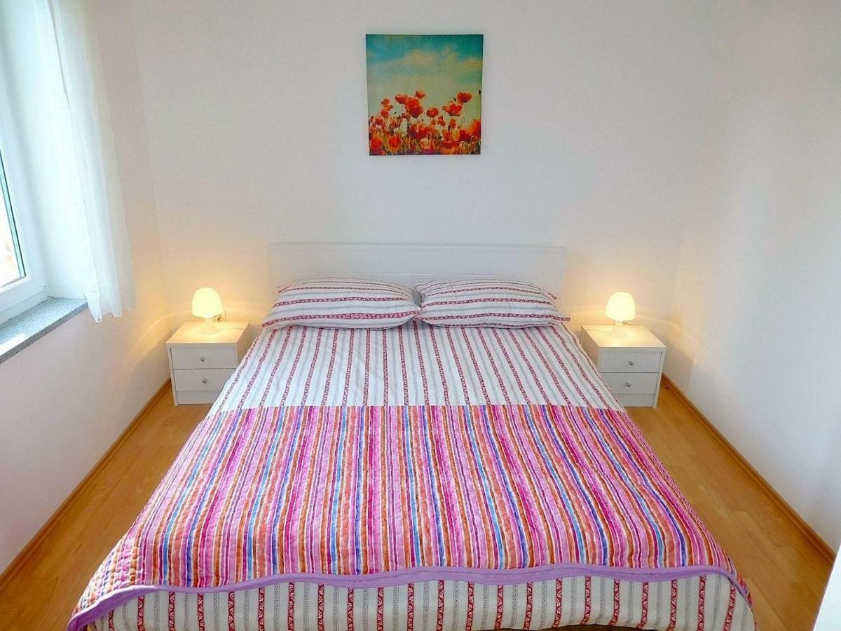 Apartments Kvesic Šilo Екстериор снимка