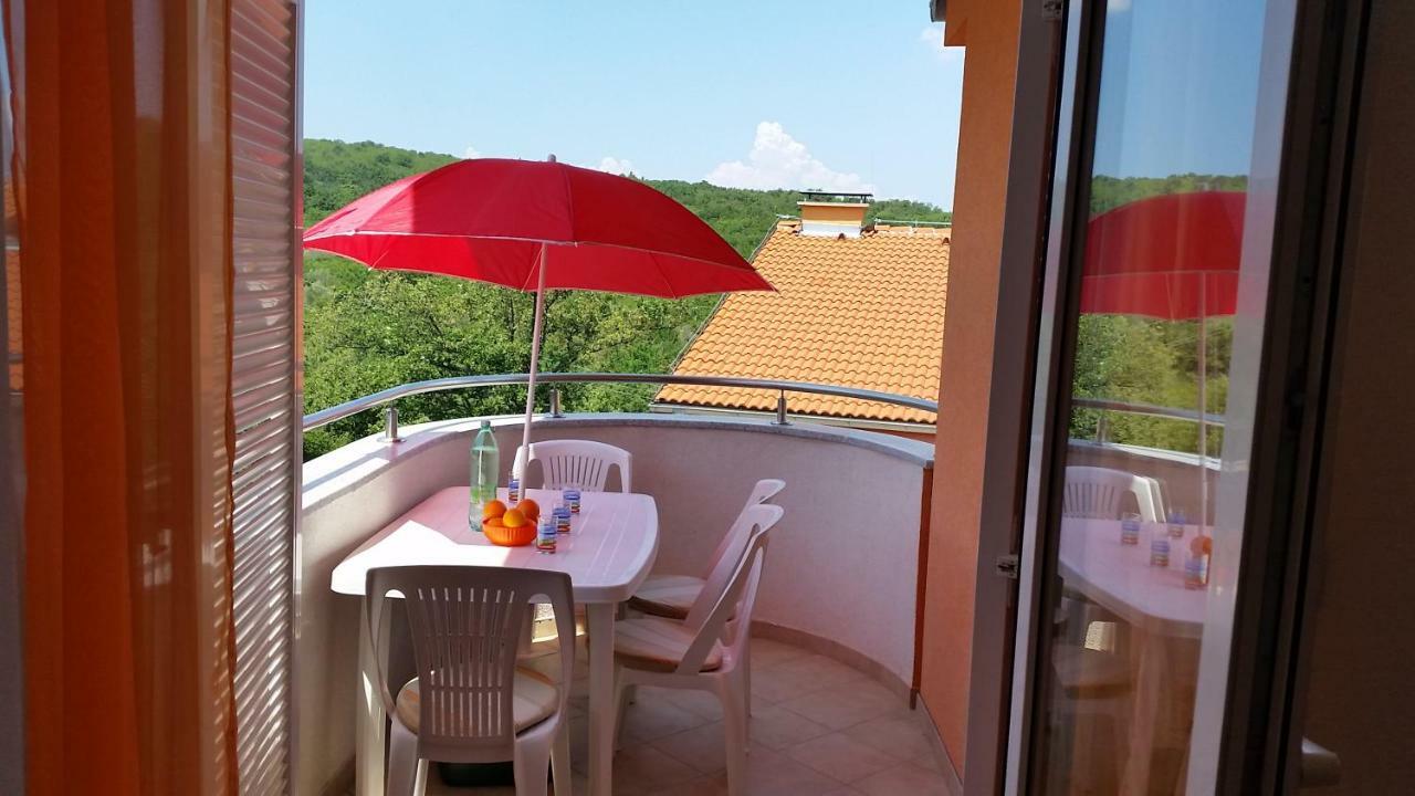 Apartments Kvesic Šilo Екстериор снимка