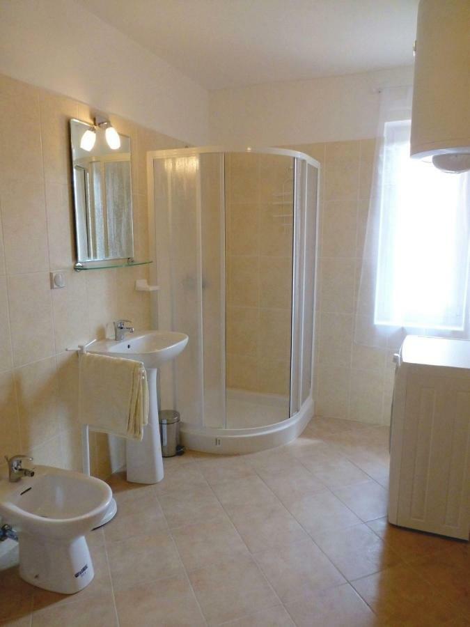 Apartments Kvesic Šilo Екстериор снимка