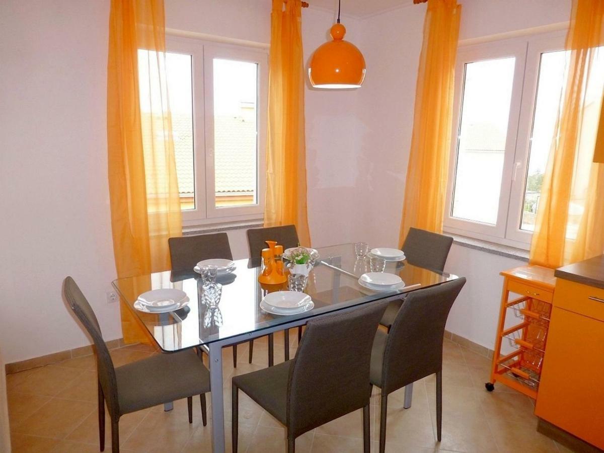 Apartments Kvesic Šilo Екстериор снимка