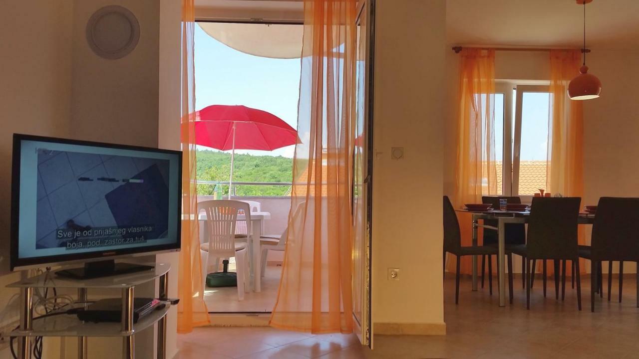 Apartments Kvesic Šilo Екстериор снимка