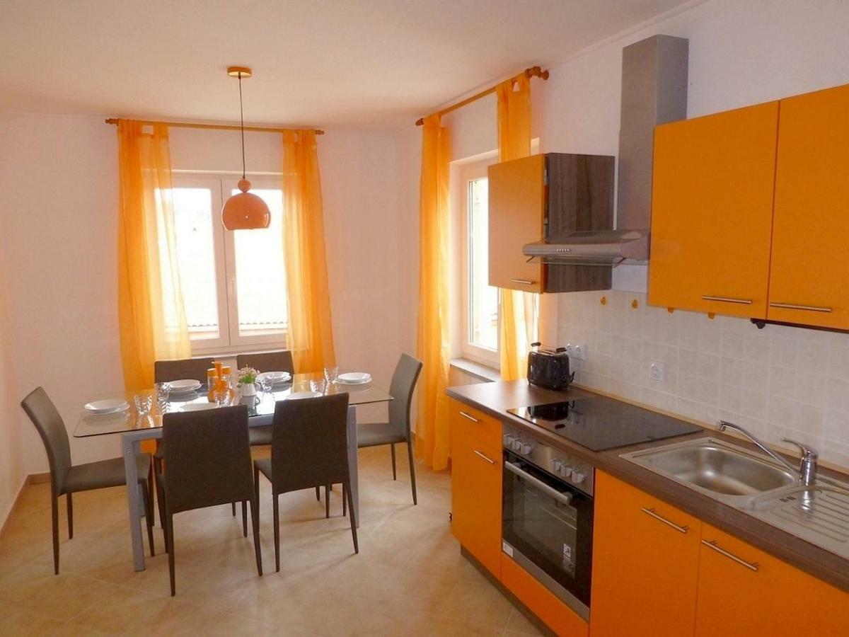 Apartments Kvesic Šilo Екстериор снимка